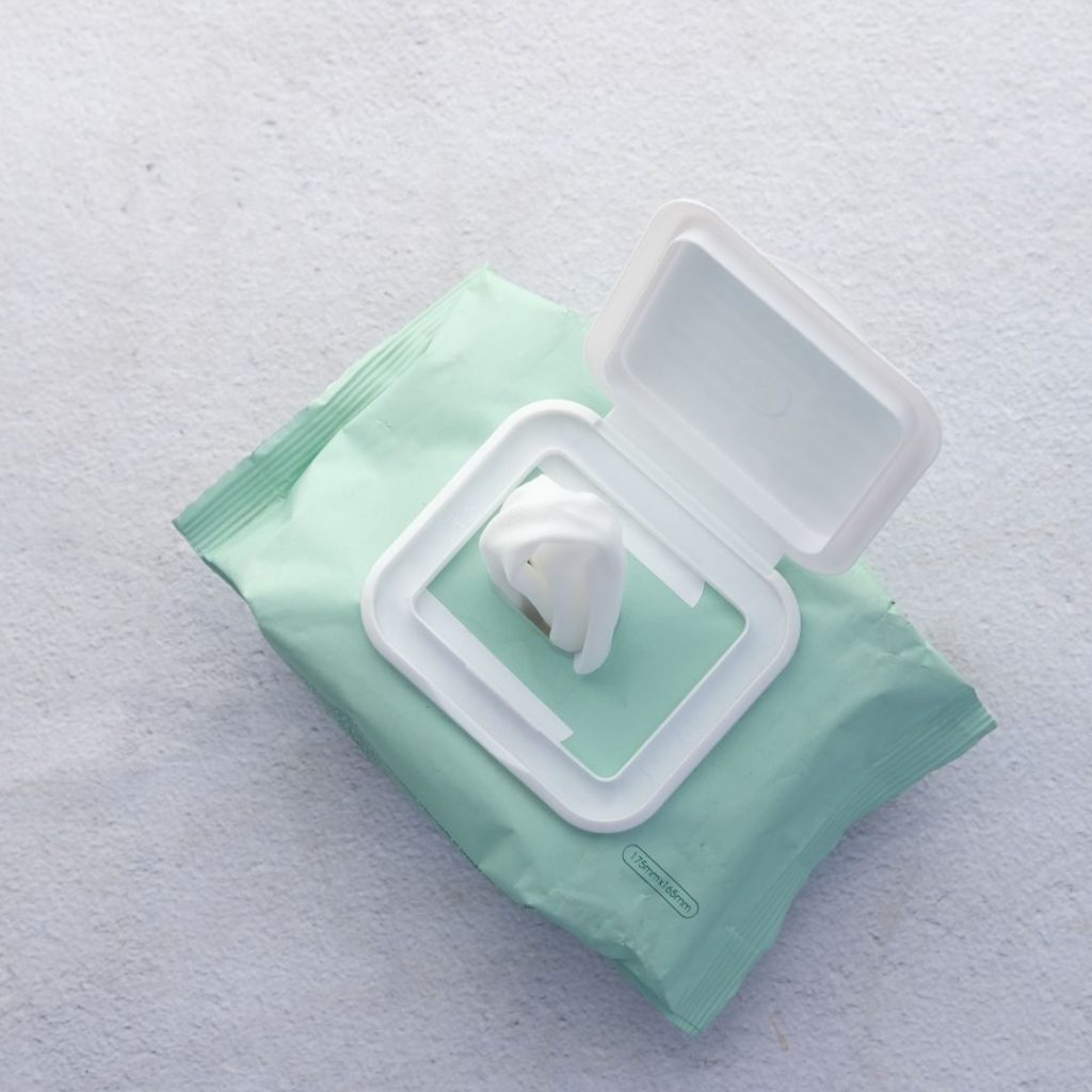 Baby Wipes and Leather: A Combination to Avoid